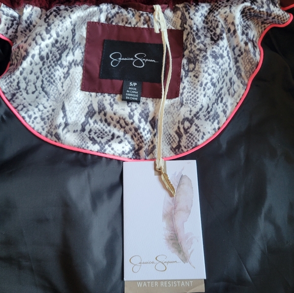 NWT Size S Jessica Simpson Winter Parka. Merlot Colour - Picture 3 of 10